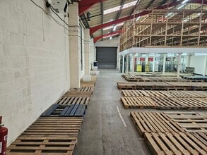 Newby Rd, Stockport to rent Building Photo- Image 1 of 7