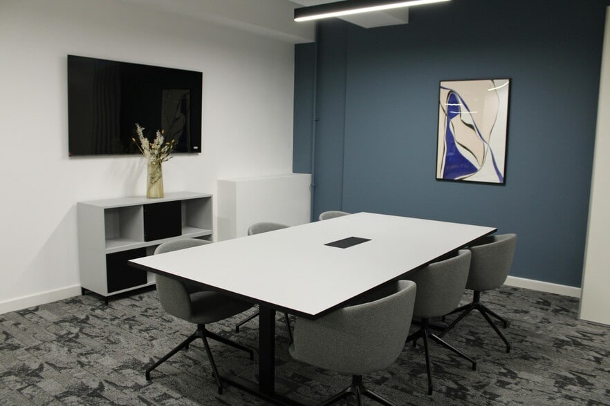 95 Aldwych, London to rent - Interior Photo - Image 3 of 12