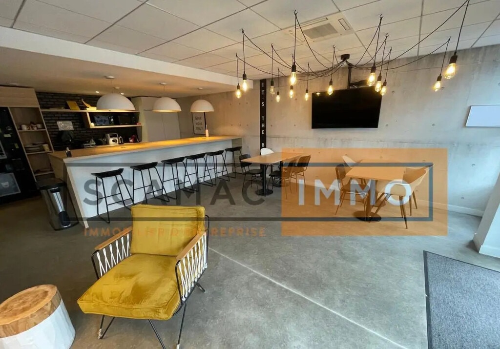Vente Bureaux 1 375 m² - Photo 1