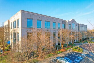 11006 Rushmore Dr, Charlotte, NC for rent Building Photo- Image 1 of 10