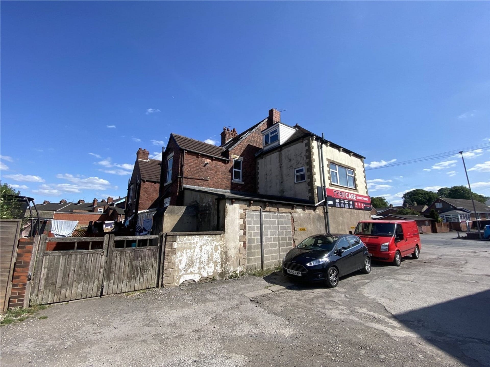 181A Pontefract Rd, Pontefract for sale Primary Photo- Image 1 of 8
