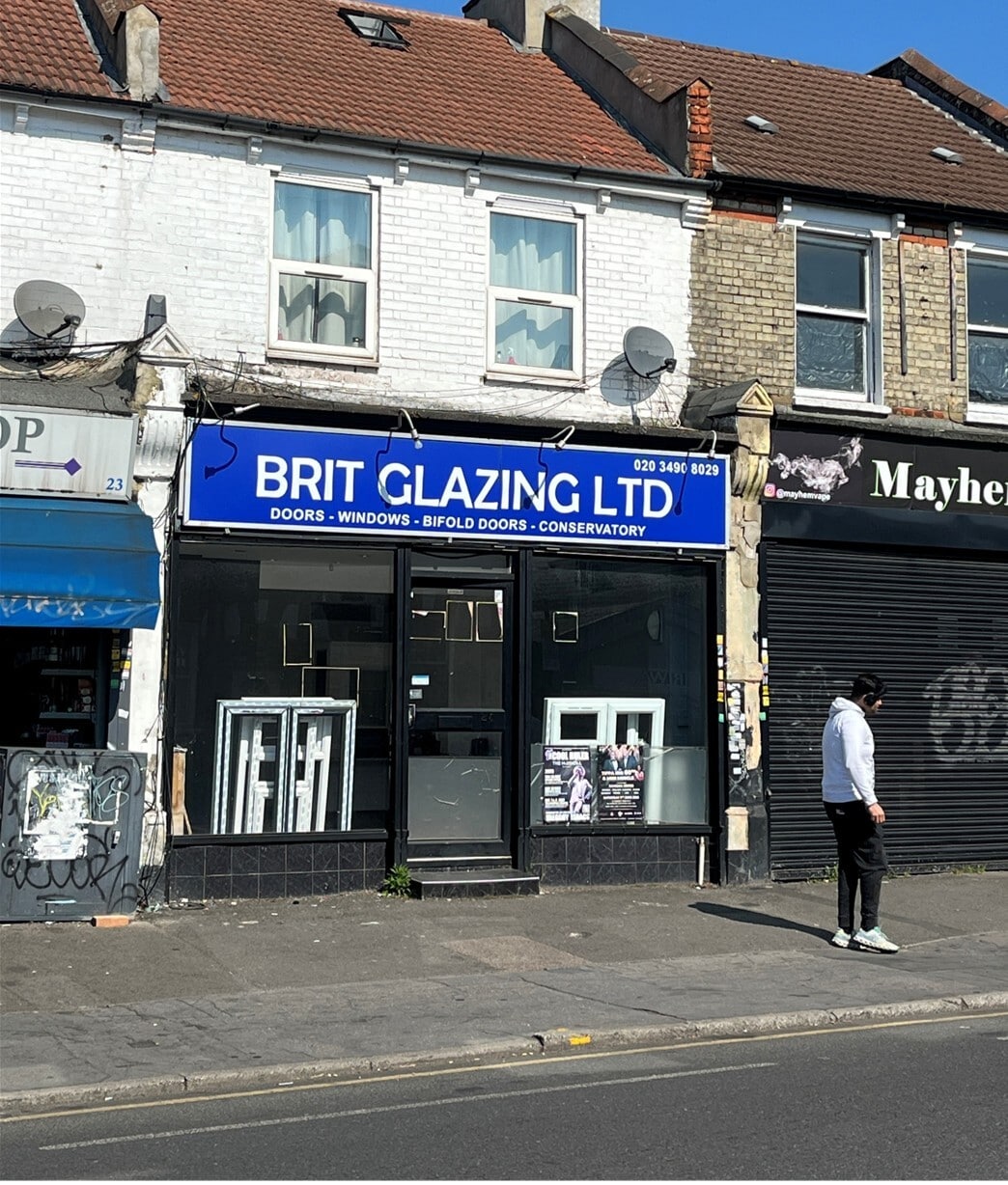 25 Whitehorse Ln, London to rent Primary Photo- Image 1 of 4