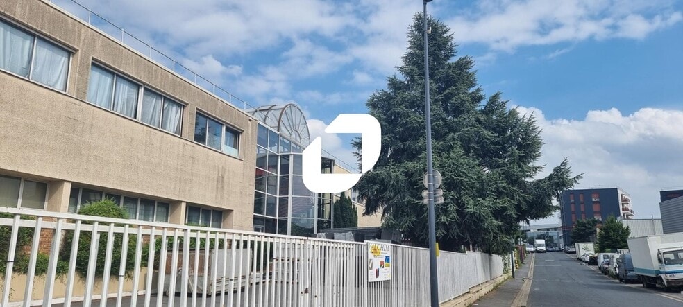 Light Industrial in Montreuil to rent - Building Photo - Image 1 of 9