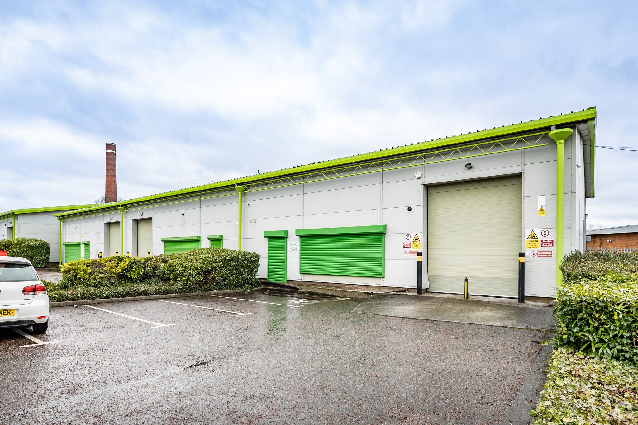 Commonwealth Clos, Leigh to rent Primary Photo- Image 1 of 4