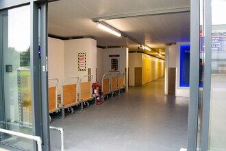 Sugarbrook Dr, Liverpool to rent Interior Photo- Image 2 of 2