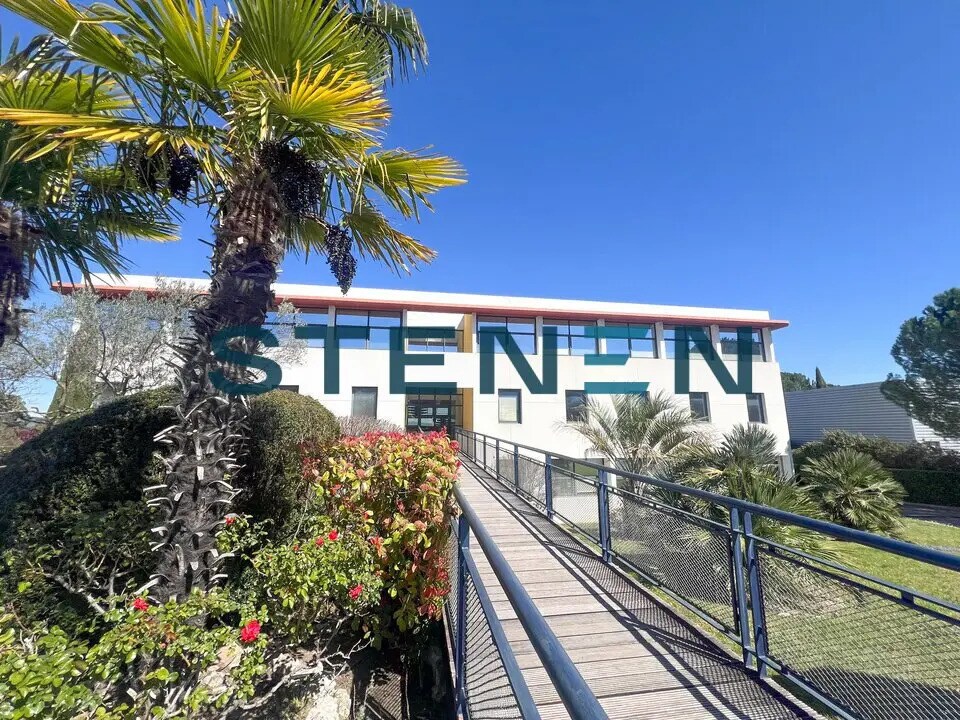 Office in Aix-en-Provence to rent Building Photo- Image 1 of 6