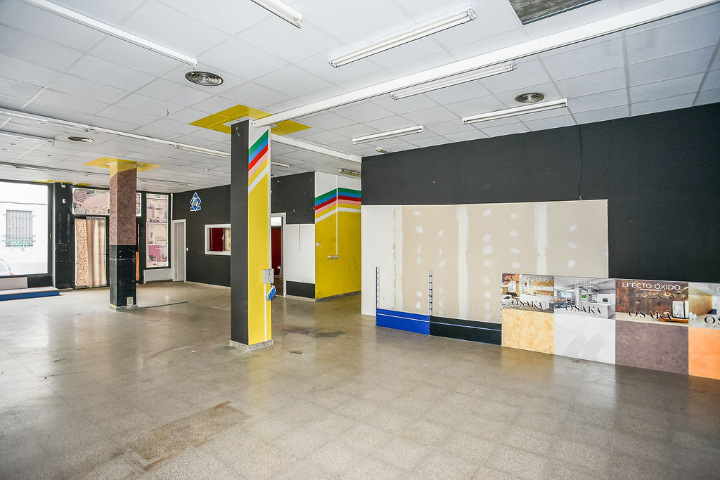 Girona, GER 17006 - Unit 01 -  - Interior Photo - Image 2 of 11