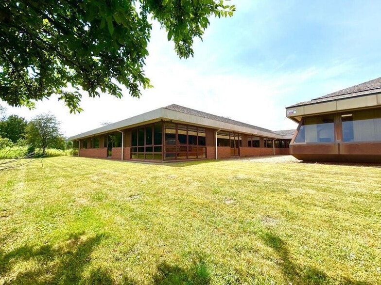 Beaumont Close, Banbury to rent - Building Photo - Image 3 of 26