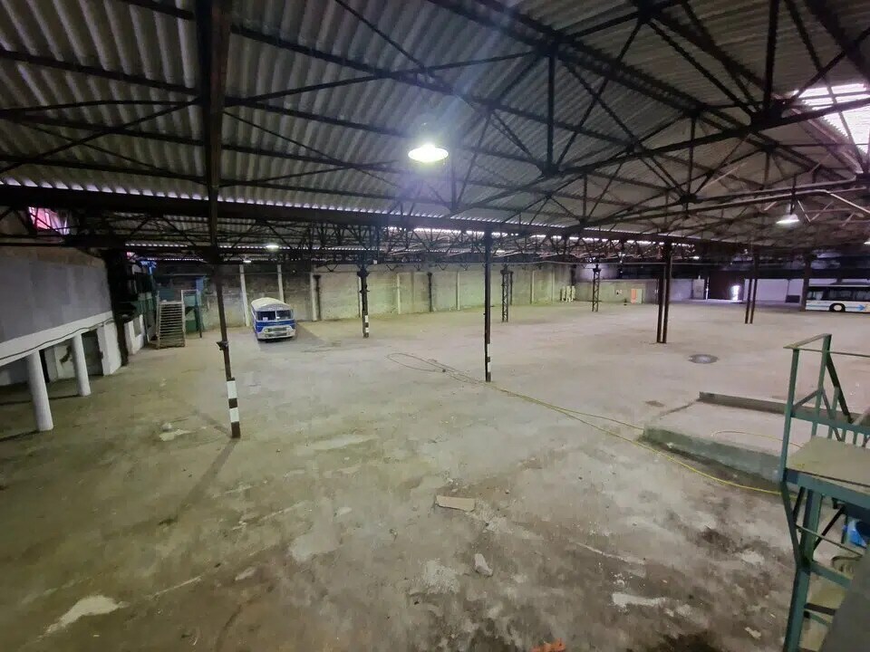 Location Entrepôt 3 825 m² - Photo 1