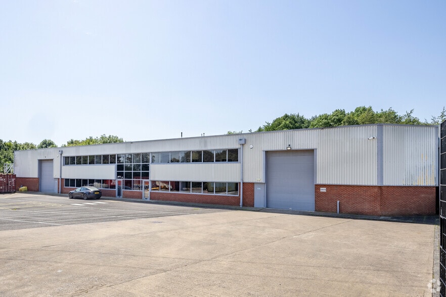 Quinn Clos, Coventry to rent - Building Photo - Image 2 of 2