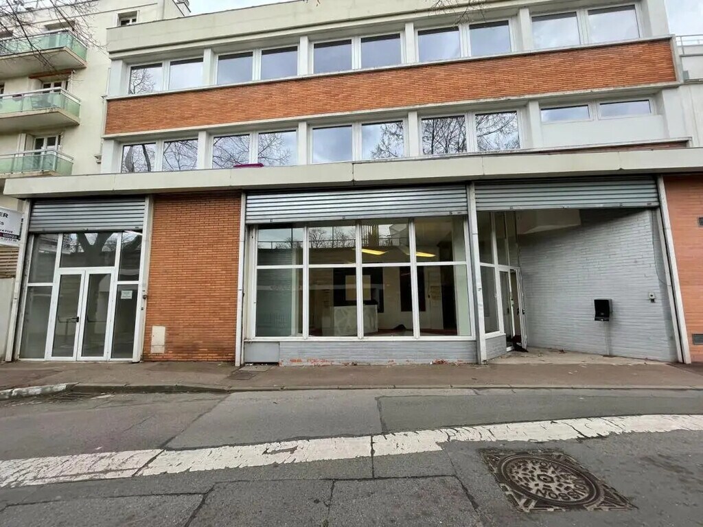 Vente Local d'activités 900 m² - Photo 1