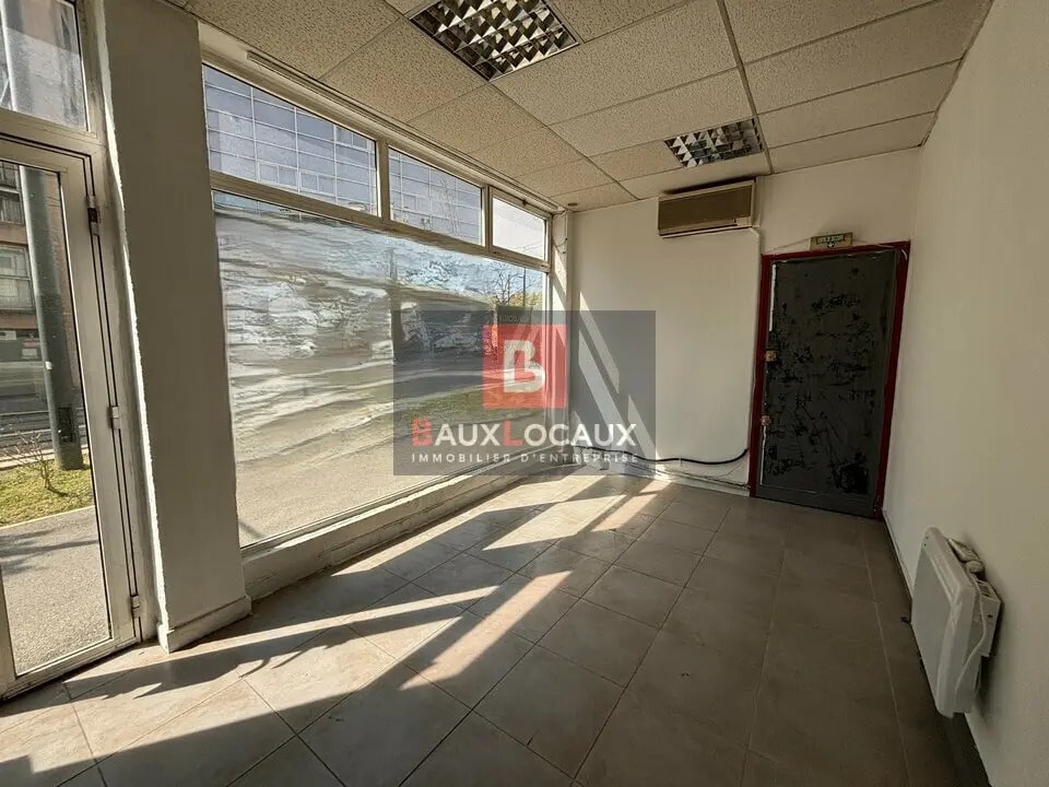 Location Commerce 39 m² à 58 m² - Photo 1