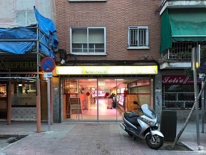 Calle de Boltaña, 19, Madrid, Madrid to rent - Building Photo - Image 2 of 2