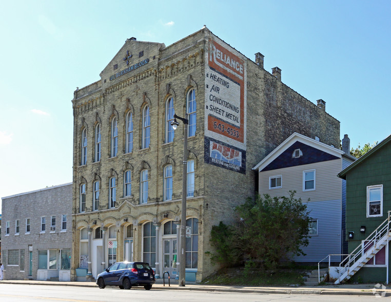 907-911 W National Ave, Milwaukee, WI for sale - Building Photo - Image 1 of 1