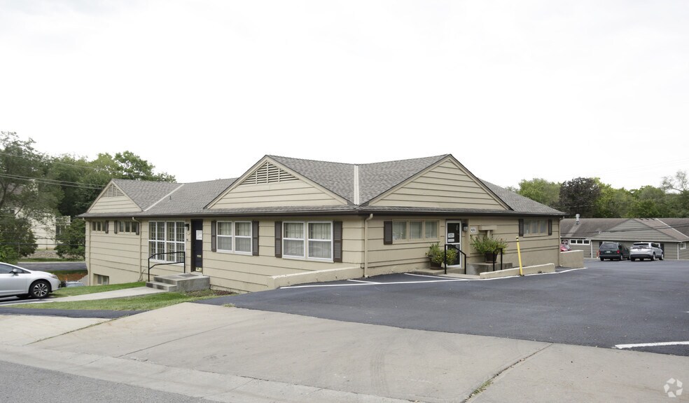 5450-5460 Buena Vista, Roeland Park, KS for sale - Primary Photo - Image 1 of 1