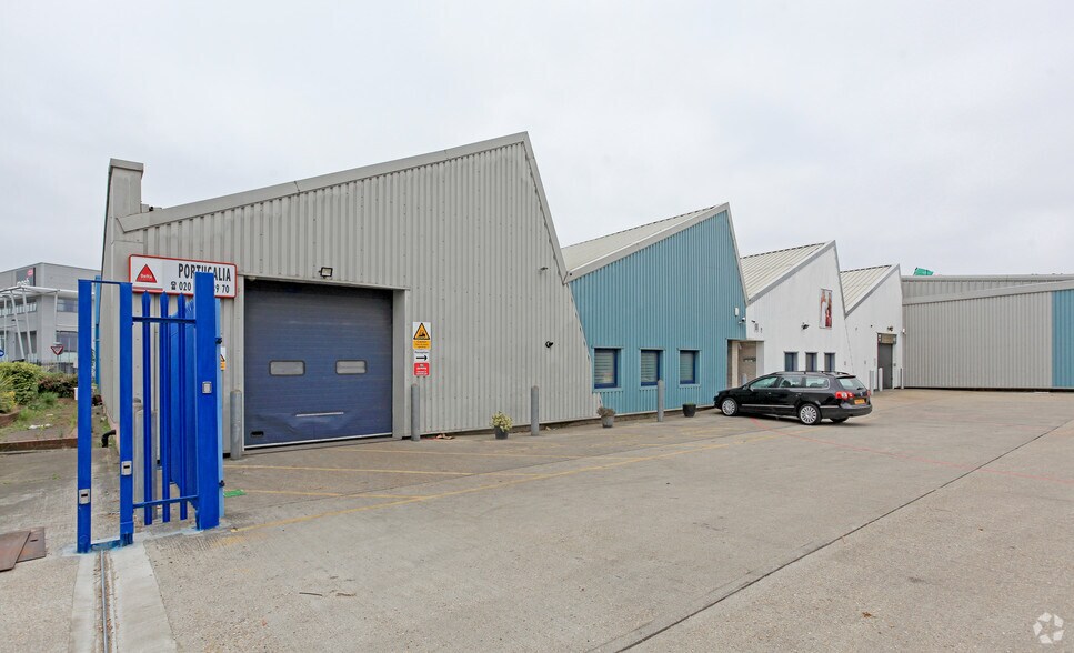 7 Whitby Ave, London for sale - Primary Photo - Image 1 of 1