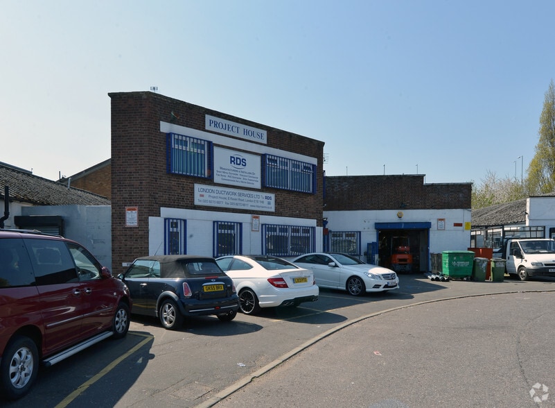 6 Raven Rd, London to rent - Primary Photo - Image 1 of 7