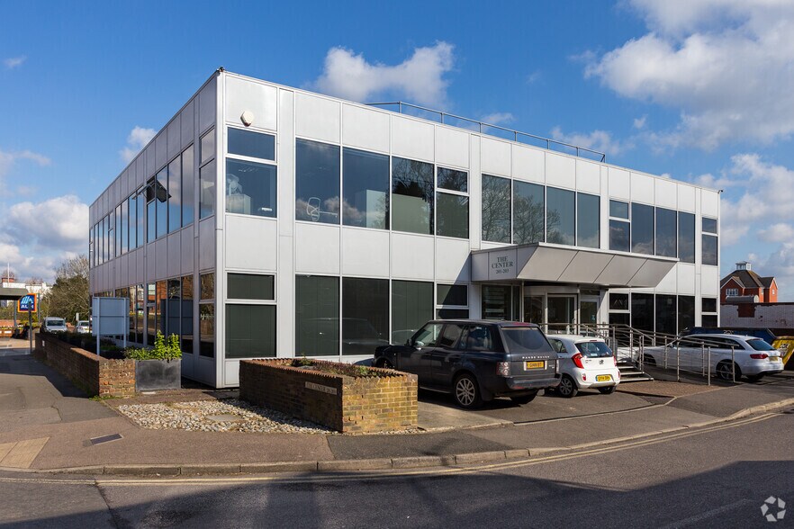 201-203 London Rd, East Grinstead for sale - Building Photo - Image 1 of 1