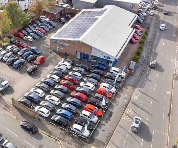 Portsmouth Rd, Thames Ditton for sale Primary Photo- Image 1 of 1