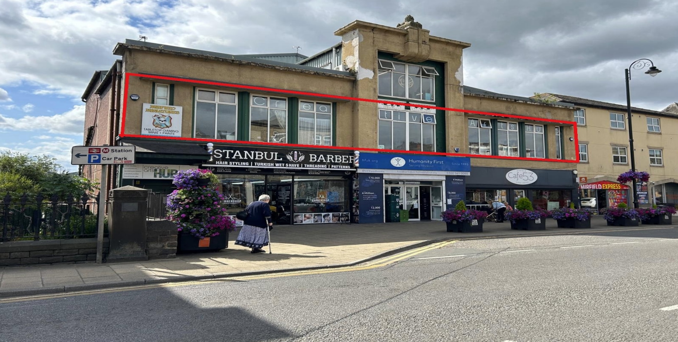 Huddersfield Rd, Mirfield to rent Building Photo- Image 1 of 3