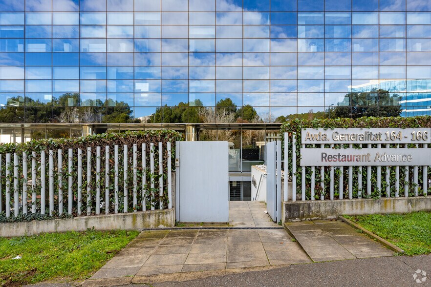 Office in Sant Cugat del Vallès, Barcelona to rent - Building Photo - Image 3 of 4