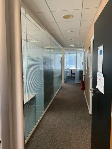 Office in Avignon to rent - Interior Photo - Image 3 of 8