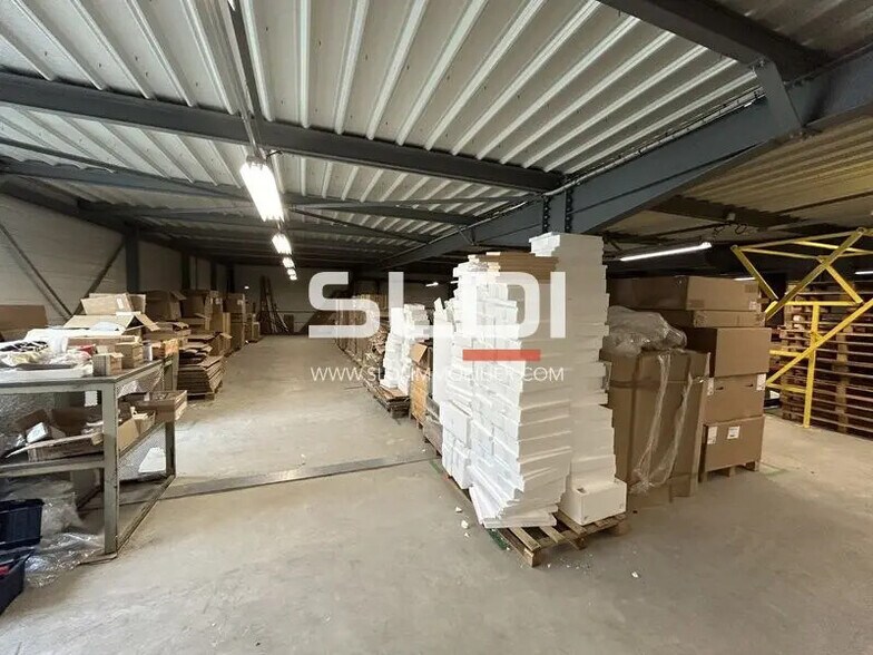 Light Industrial in Villefranche-sur-Saône to rent - Interior Photo - Image 2 of 8