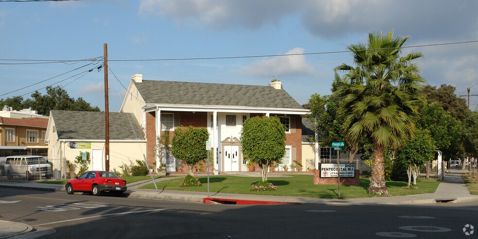 401 E Santa Ana Blvd, Santa Ana, CA for rent - Building Photo - Image 3 of 9