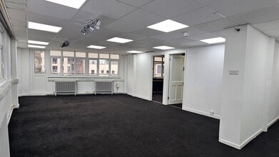 132-136 Union St, Torquay to rent Interior Photo- Image 1 of 2