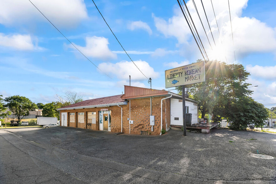 525 Alleghany Ave, Lynchburg, VA for sale - Building Photo - Image 1 of 31