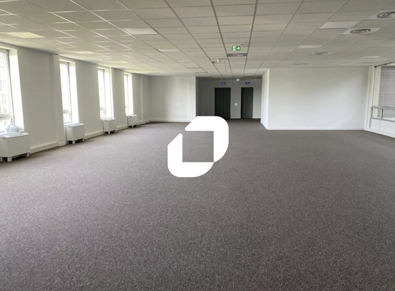 Office in Cergy to rent Interior Photo- Image 1 of 6