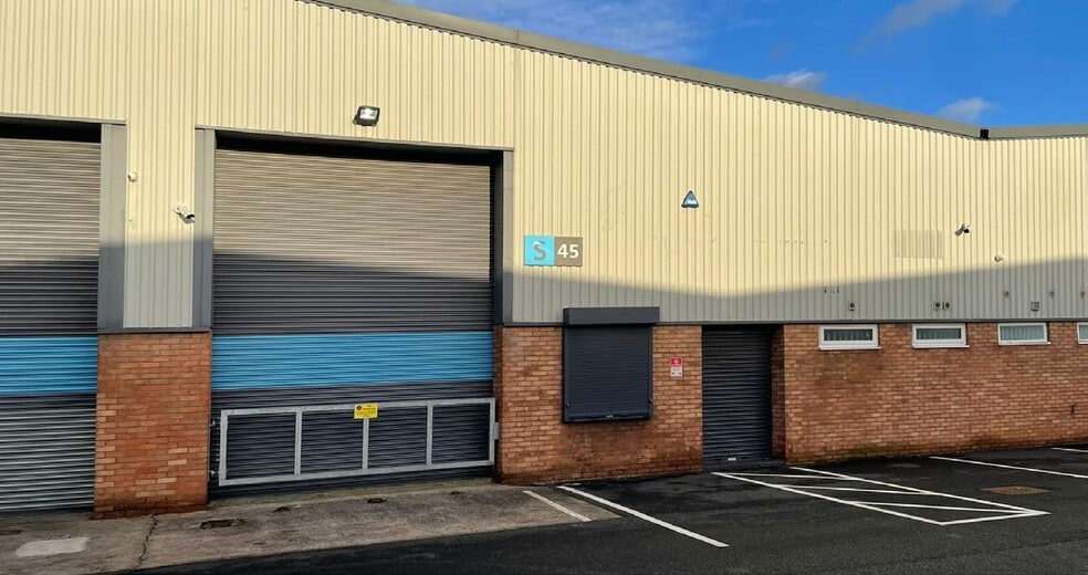 Caledonia Way, Manchester to rent - Building Photo - Image 1 of 2