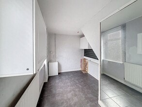 203-205 Anchor Rd, Stoke On Trent to rent Interior Photo- Image 2 of 4