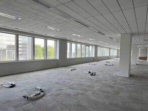 15 Avenue Du Centre, Guyancourt to rent Interior Photo- Image 1 of 4