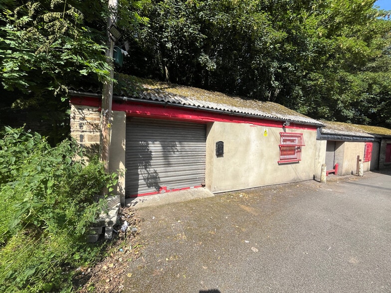 Coal Hill Ln, Pudsey to rent - Primary Photo - Image 1 of 1