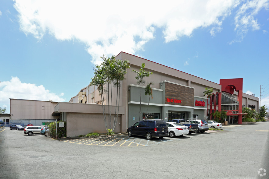 98-107 Kamehameha Hwy, Aiea, HI for rent - Primary Photo - Image 2 of 9