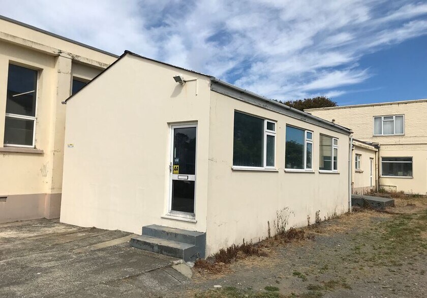 Les Grippios, Guernsey to rent - Building Photo - Image 1 of 3