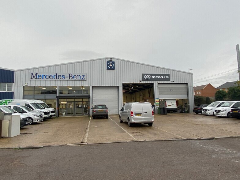 11 Hambridge Ln, Newbury for sale - Building Photo - Image 1 of 1