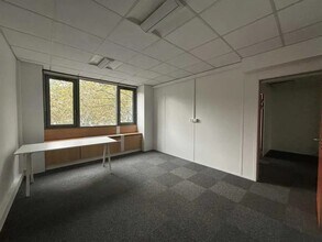 Office in Paris to rent Interior Photo- Image 1 of 4