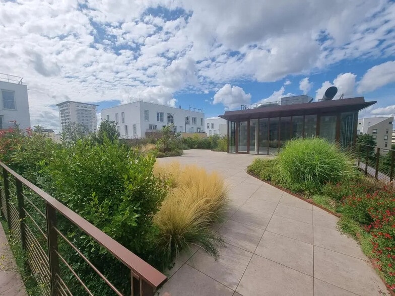 74 Avenue Lénine, Gentilly to rent - Building Photo - Image 3 of 21