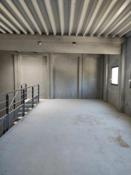Allée De La Billonne, Les Pennes-Mirabeau for sale - Interior Photo - Image 2 of 5