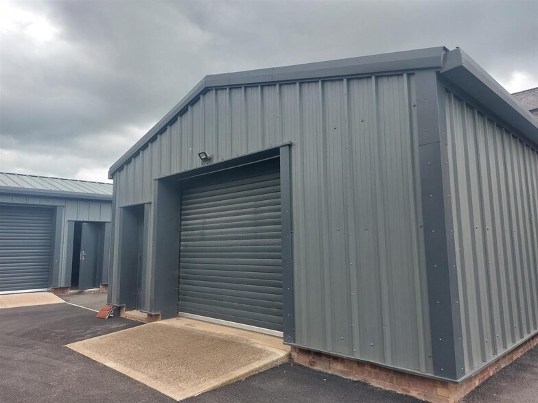 Burton St, Melton Mowbray to rent - Building Photo - Image 3 of 23