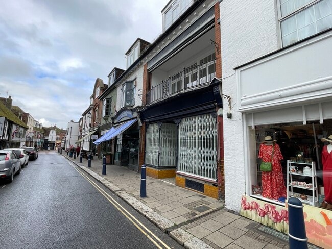 More details for 27 High St, Hythe - Retail to Rent