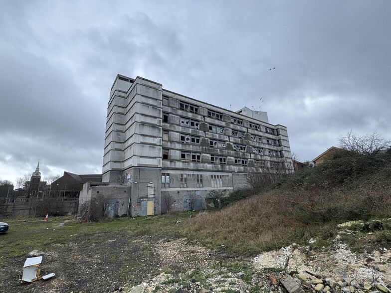 Bath St, Gravesend for sale - Building Photo - Image 2 of 15