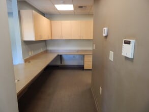 1505 NW Gilman Blvd, Issaquah, WA to rent Interior Photo- Image 2 of 6