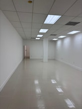 6658 Ridge Rd, Port Richey, FL to rent Interior Photo- Image 1 of 7