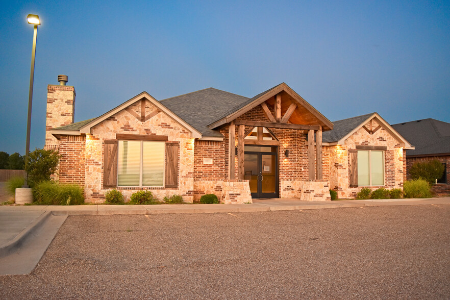 13033 Quaker Ave, Lubbock, TX for sale - Building Photo - Image 1 of 32