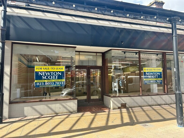 15-17 Market St, Eastleigh to rent - Building Photo - Image 1 of 1