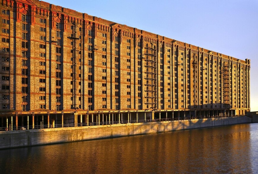 Stanley Dock, Liverpool to rent - Building Photo - Image 2 of 11