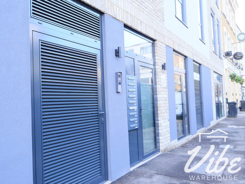 10-20 Windus Rd, London to rent - Building Photo - Image 3 of 7